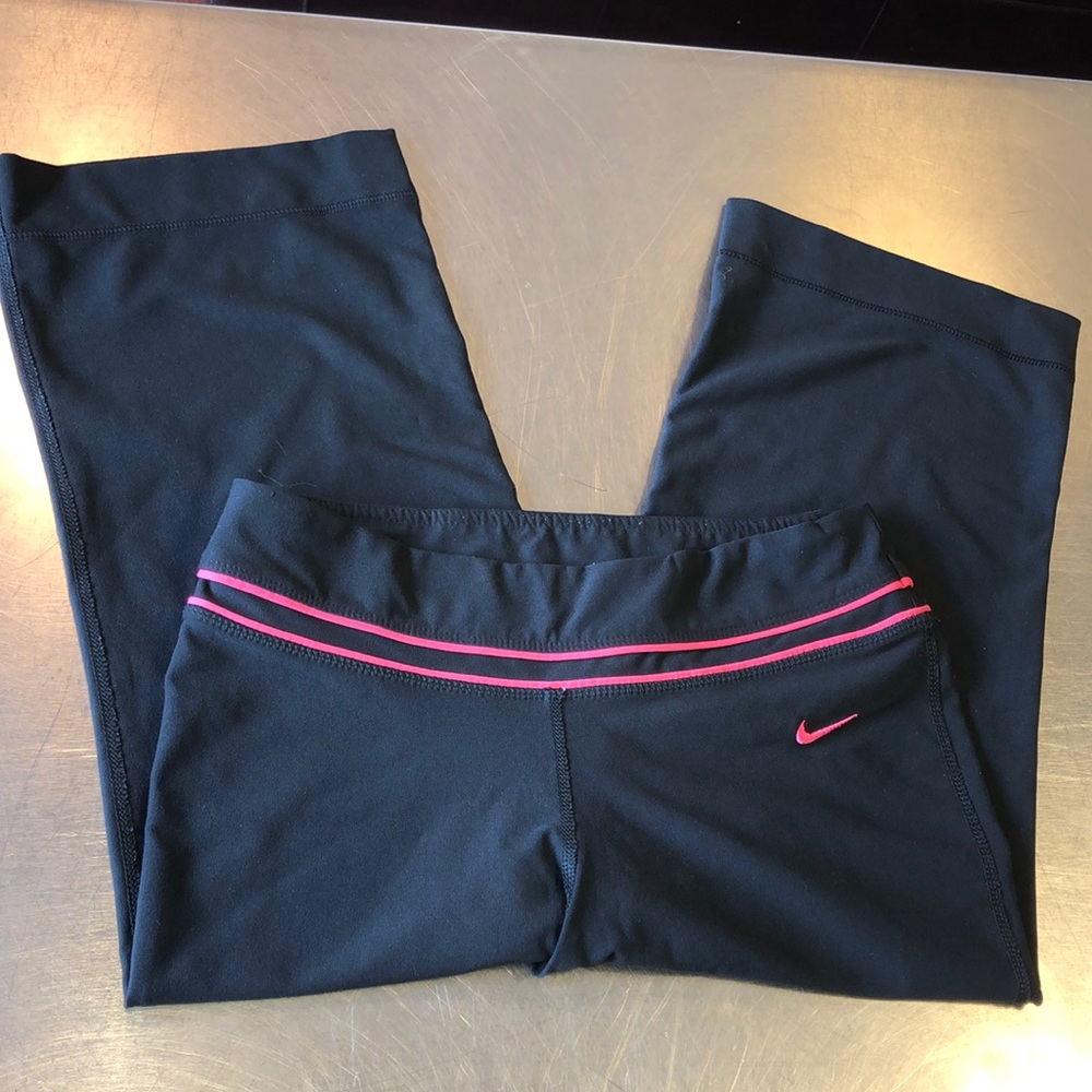 💖 Nike Dri-Fit Women’s Cropped Legging 💖
